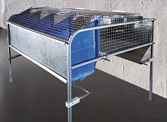 На фото изображен Клетка маточная пристеночная - 4 секции КМП-1/4С